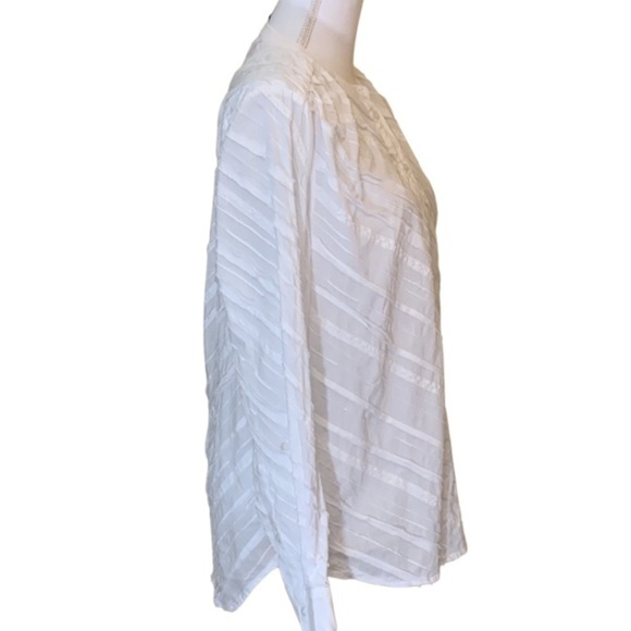 Sundance diagonal stitched tunic, medium, white, classic, minimalist, versatile - Picture 2 of 6